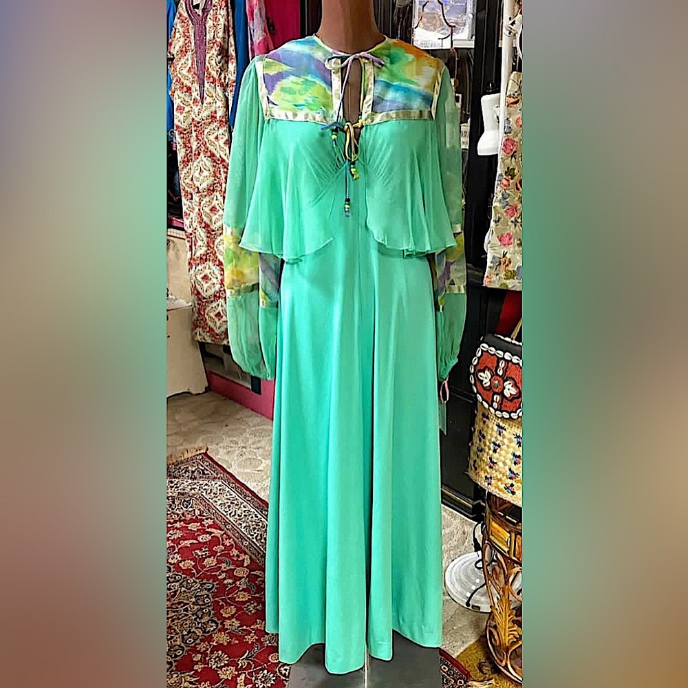 *Elegant green Maxi Dress with capelet (see other pics) - 1970’s - Picture 3 of 6